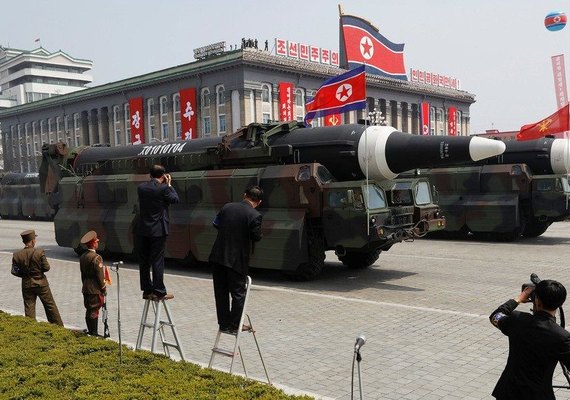 Tillerson diz que EUA querem dialogar com Coreia do Norte 'em algum momento'