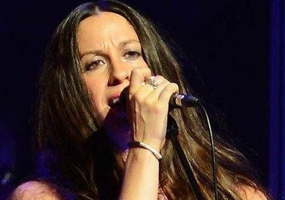 Casa de Alanis Morissette é assaltada e cerca de US$ 2 milhões em joias são levados