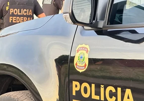 Fábricas suspeitas de vender bebida com metanol são alvo de fiscalização da Polícia Federal