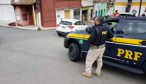 PRF detém três pessoas e recupera dois veículos no final de semana em Alagoas