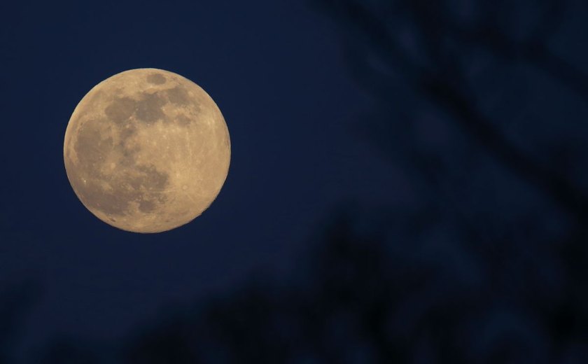 Última Super Lua do ano acontece na noite desta quinta-feira