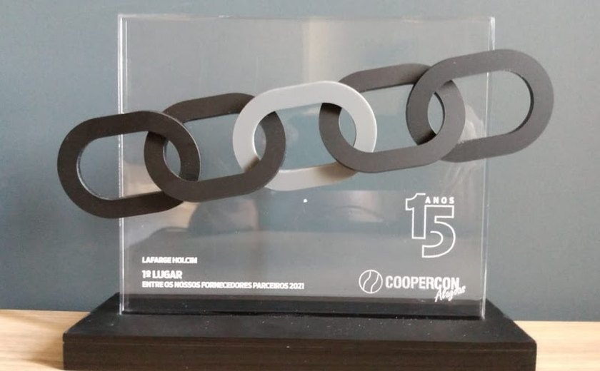 LafargeHolcim recebe prêmio da Coopercon AL como campeã de vendas