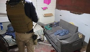 Jovem de 22 anos é assassinado por suposto ''amigo'' e corpo é colocado embaixo de sofá em barraco