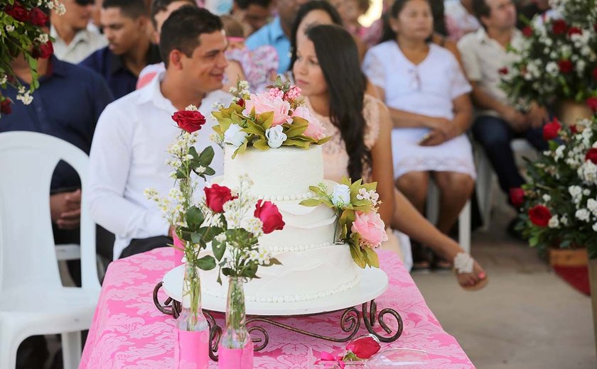 ﻿Casamento coletivo celebra união de 53 casais em Marechal