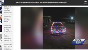 Nos EUA, polícia multa homem por carro coberto por lâmpadas de Natal