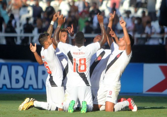 Vasco vence Botafogo e times vão se enfrentar nas semifinais da Taça Rio