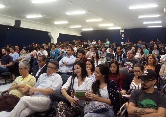 Seminário 'Fake News', produzido pela Jorgraf, atrai grande público