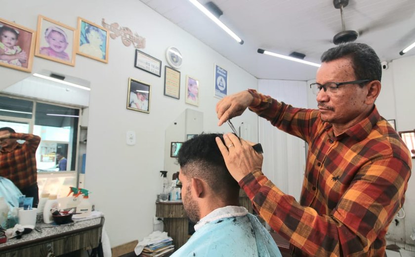 Barbearia à moda antiga sobrevive há 41 anos em Arapiraca