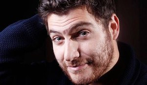 Ator Adam Pally, de 'Happy Endings', é detido por posse de drogas, diz site