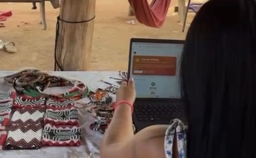 Mulheres indígenas desenvolvem plataforma de IA para preservar cultura e gerar renda para famílias