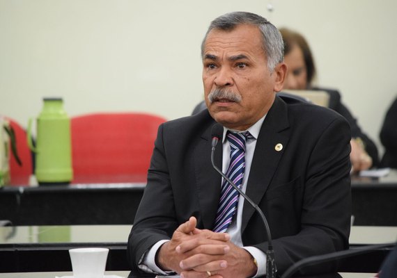 Tarcizo Freire alega falta de estrutura e desiste de candidatura