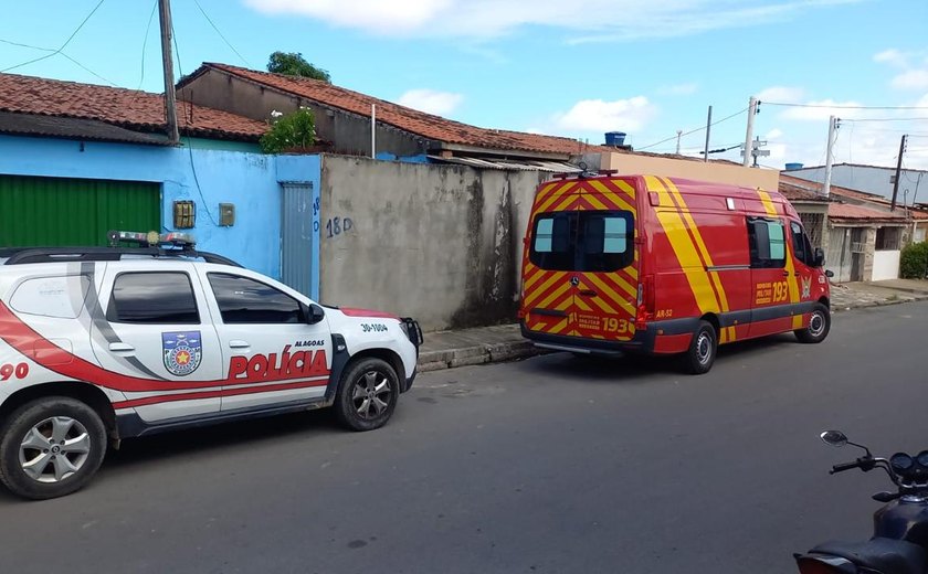 Forças de segurança resgatam homem em situação de abandono no bairro do Jacintinho