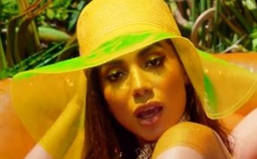 Anitta manda recado: 'Quem está pegando não está reclamando'