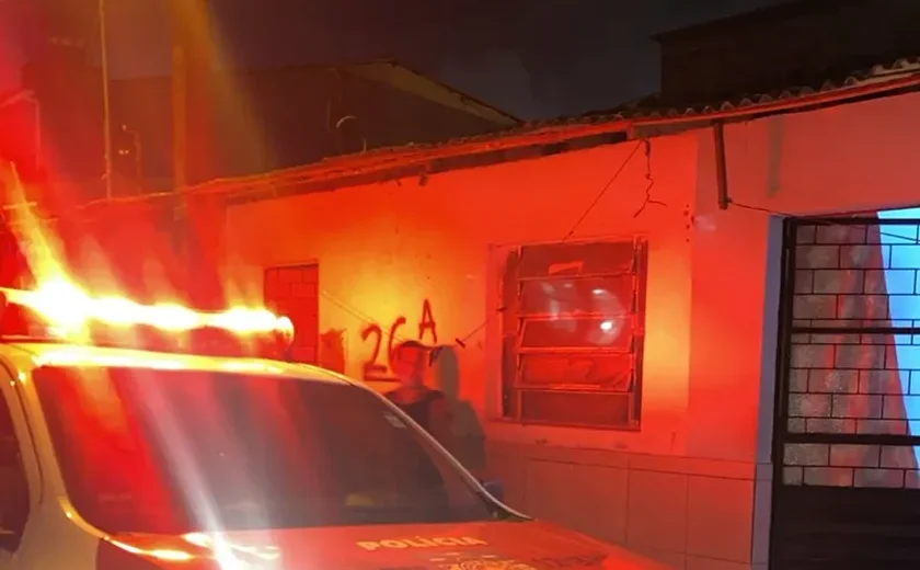 Mulher de 55 anos é encontrada morta e despida dentro de casa em Maceió