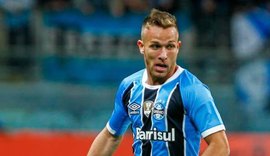 Arthur, volante do Grêmio, entra na mira do Manchester United