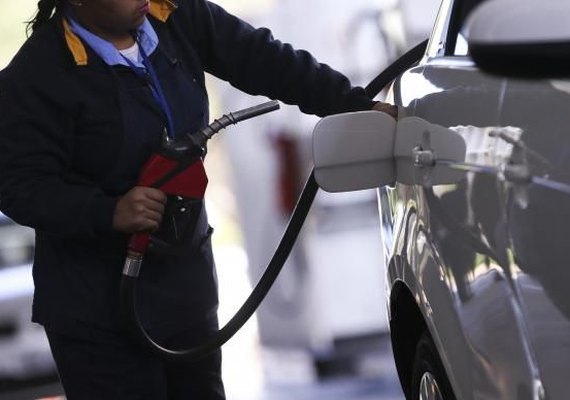 AGU recorre para anular decisão que barra aumento de imposto sobre combustível