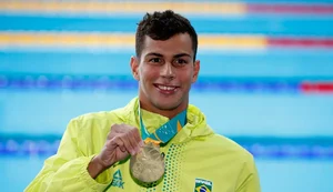 Guilherme Caribé e 'Cachorrão' conquistam o ouro na natação
