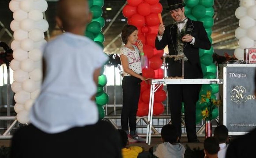 Crianças em tratamento de câncer já celebram o Natal em Brasília