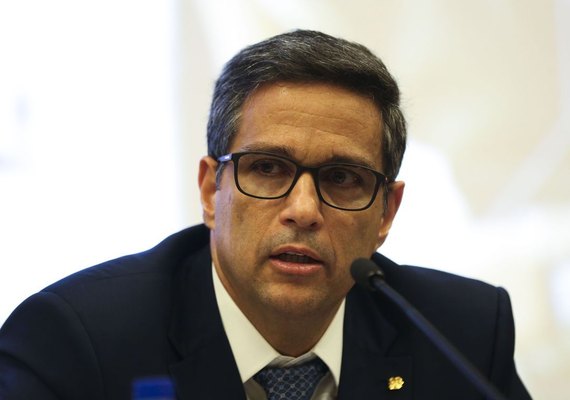 Presidente do Banco Central diz que é preciso trabalhar para reduzir os juros do crédito