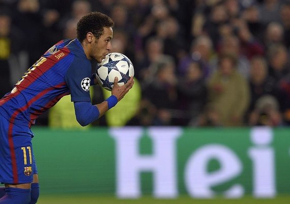 Barcelona faz 6 a 1 no PSG e garante classificação histórica na Champions