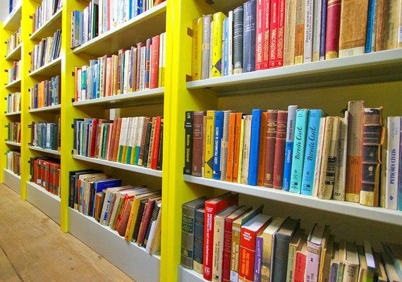 Biblioteca Graciliano Ramos volta com serviço de empréstimo de livros