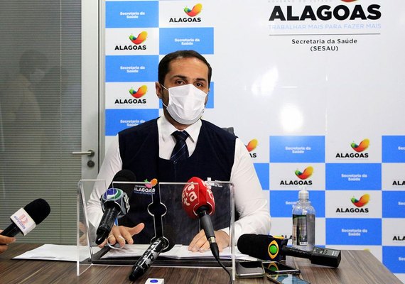“Acelerar a vacinação diminuirá a tensão na rede hospitalar”, diz Alexandre Ayres