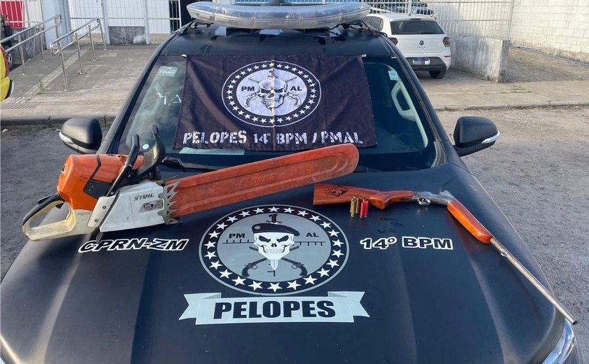 PM apreende motosserra e arma de fogo em área de mata em Colônia Leopoldina