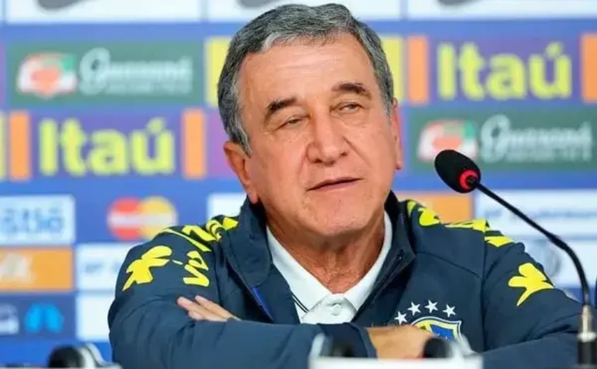 Técnico do tetra, Parreira apresenta melhora, mas permanece na UTI