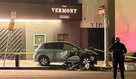 Carro avança sobre pedestres na porta de boate em Los Angeles