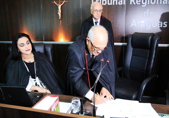 Otávio Praxedes é empossado como vice-presidente e corregedor do TRE de Alagoas