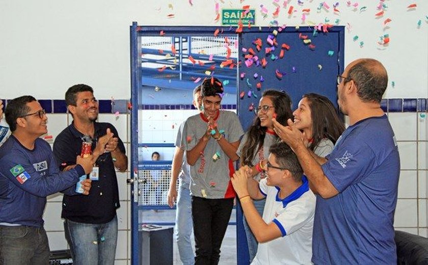 Sesi homenageia campeões internacionais de robótica