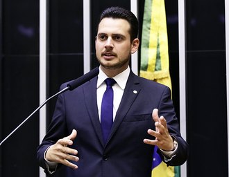 No 'tapetão', filho de Antônio Albuquerque tira o mandato de Paulão