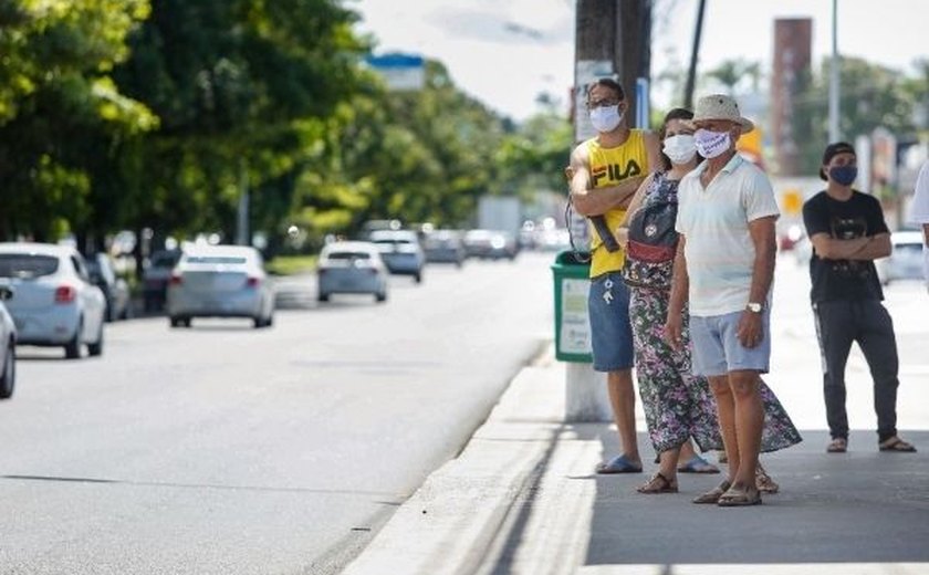 Governador sanciona lei que torna obrigatório uso de máscaras em Alagoas