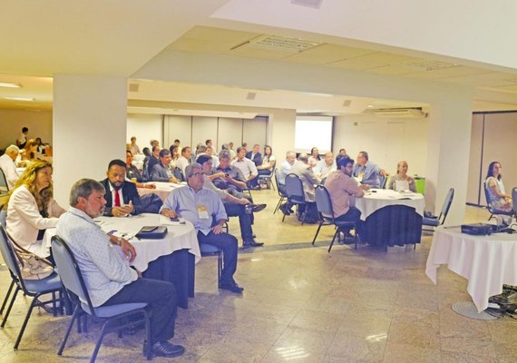 Fórum discute em Maceió políticas para fortalecer sindicatos patronais