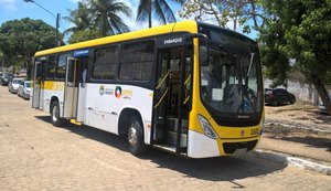 Ônibus circulam normalmente em Maceió durante o feriado