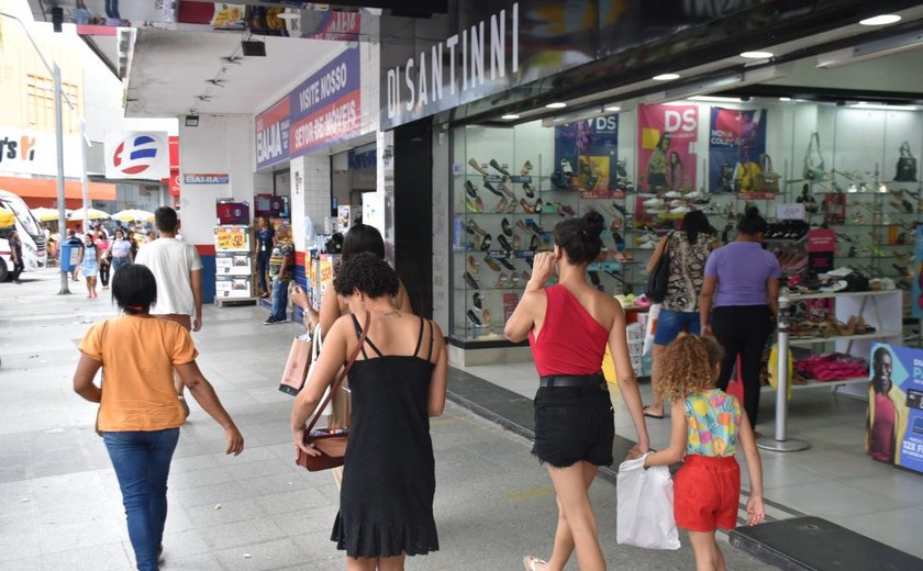 Lojas do Centro de Maceió abrem no sábado e ficam fechadas de domingo a terça-feira