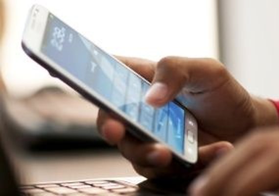 Dobra participação do acesso à internet por dispositivos móveis no Brasil