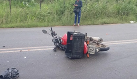 Acidente entre duas motos deixa condutor gravemente ferido