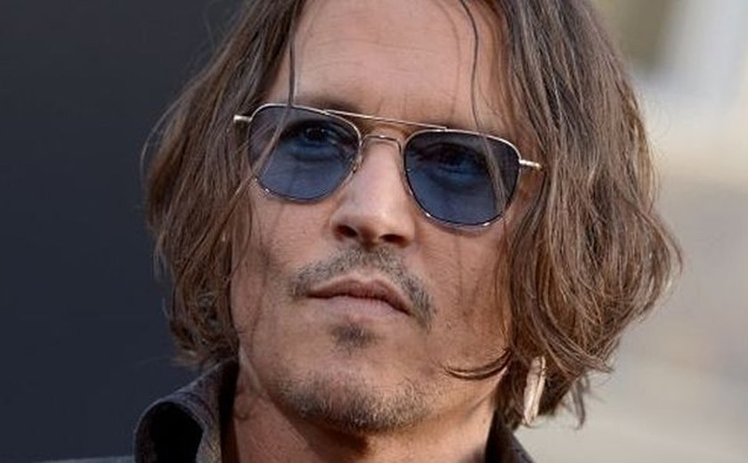 Bêbado, Johnny Depp tenta agredir diretor de filme durante gravações