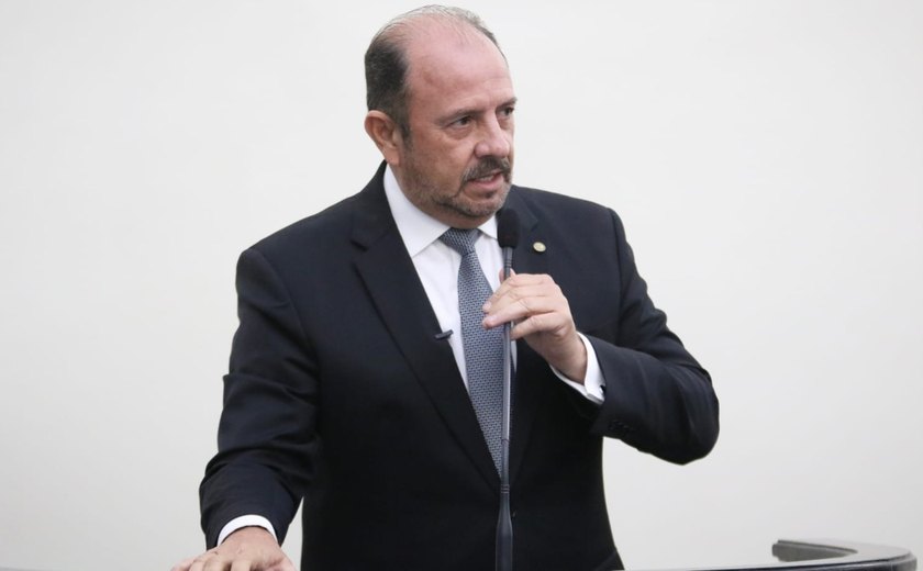 Antonio Albuquerque rebate acusações feitas pelo prefeito de Limoeiro de Anadia
