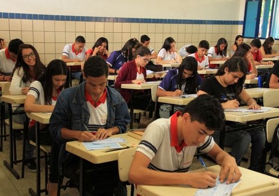 Escola Estadual José Quintella Cavalcanti aprova 28 alunos na Ufal