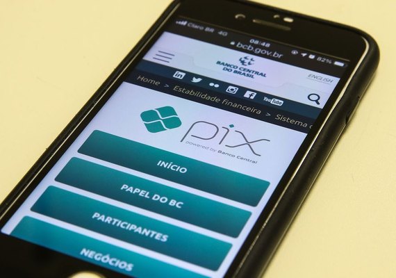 Advogada recebe R$ 100 mil via Pix por engano em Goiás