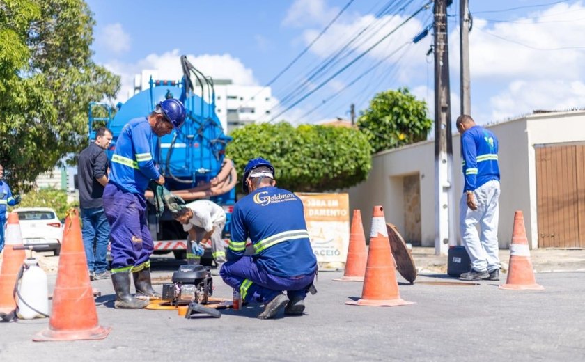 Operação identifica ligações irregulares de esgoto na Pajuçara