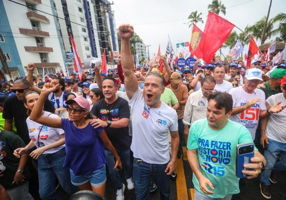 Caminhada histórica marca reta final da campanha de Renan Filho em Maceió