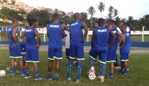 CSA faz treino tático antes de viajar para enfrentar o Fortaleza