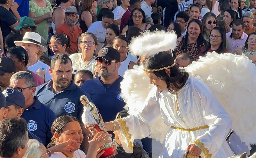 Multidão celebra o Dia da Padroeira de Arapiraca com muita fé e emoção