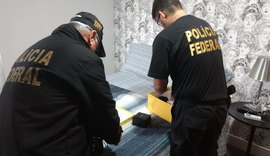 Agentes da PF realizam varredura em apartamento de Cristiano Mateus