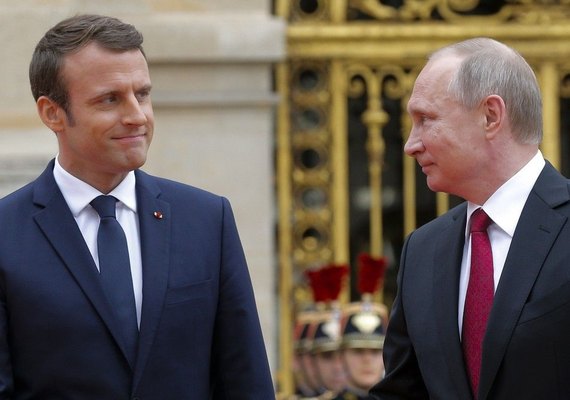 Macron tenta convencer Putin a retomar conversas com Ucrânia durante visita à França