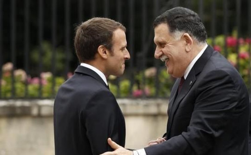 Líderes da Líbia estabelecem em Paris um acordo de cessar-fogo