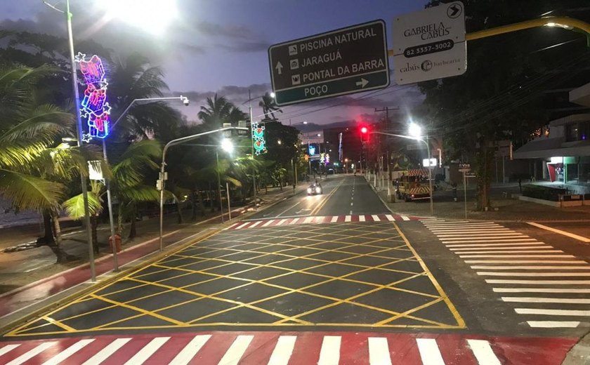 Prefeitura conclui sinalização horizontal na orla de Maceió